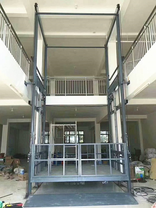 導(dǎo)軌式升降平臺(圖2) 導(dǎo)軌式升降平臺(圖2)