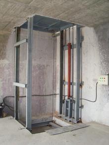 導(dǎo)軌式升降機(jī)在市場(chǎng)中的用途(圖1) \