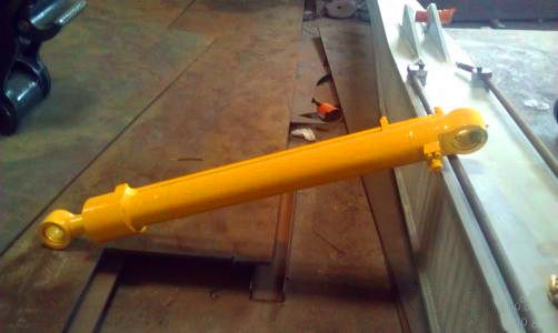 升降平臺油缸正確的維護和保養(yǎng)(圖2) \